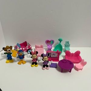 DISNEY JUNIOR MINNIE MOUSE FIGURES AND DOLL HOUSE FURNITURE lot Mickey Mouse